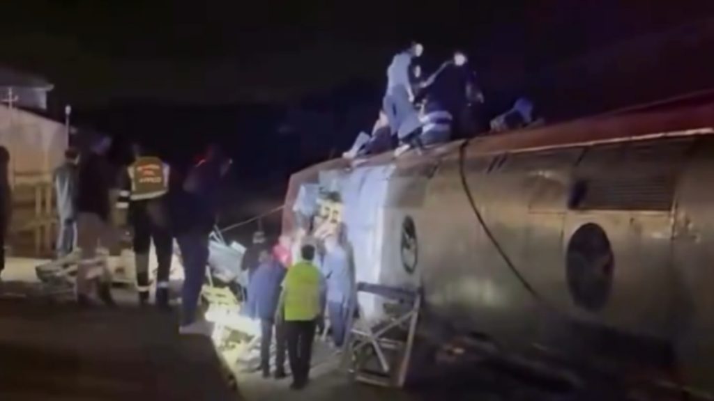 Ισπανία: Στους 39 οι νεκροί από τη σύγκρουση των τρένων – “Εξαιρετικά παράξενο” χαρακτήρισε το δυστύχημα ο υπ. Μεταφορών