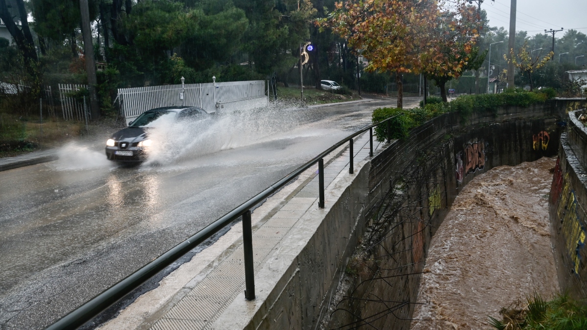 Έκτακτο δελτίο επικίνδυνων φαινομένων από την ΕΜΥ: Δύσκολο διήμερο με ραγδαίες καταιγίδες, χιόνια και θυελλώδεις ανέμους – Τι θα γίνει στην Αττική