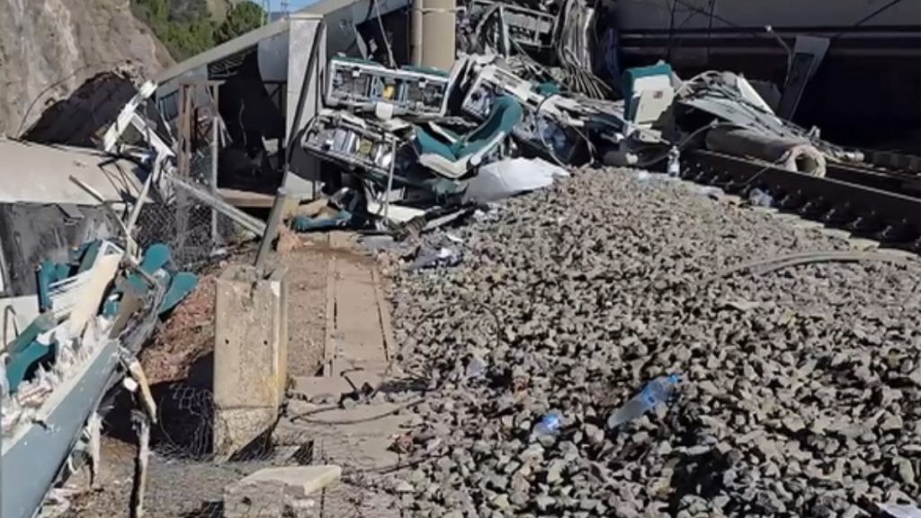 Σιδηροδρομική τραγωδία στην Ισπανία: 6χρονη επέζησε, αλλά έμεινε ορφανή – Έχασε γονείς, αδελφό και ξάδελφο