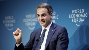 Στο Νταβός εν μέσω ανησυχίας για τις διεθνείς γεωπολιτικές εξελίξεις ο Μητσοτάκης