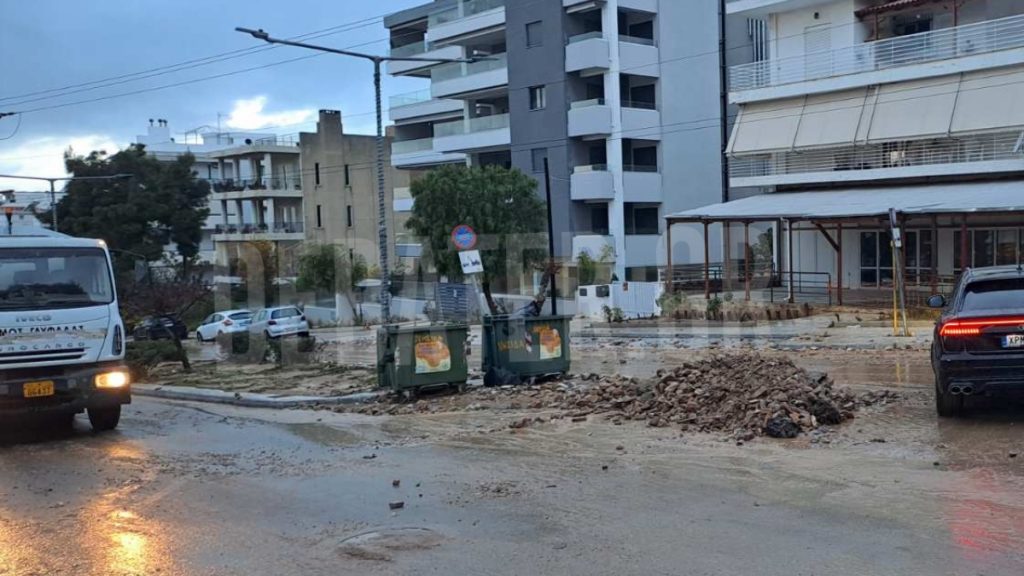 Φονική κακοκαιρία με δύο νεκρούς σε Γλυφάδα και Άστρος – Μετρά τις πληγές της η Αττική, δρόμοι “ποτάμια” και εικόνες καταστροφής (βίντεο)