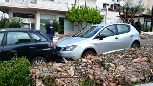 Έως 6.000 ευρώ οι αποζημιώσεις για τους πληγέντες της κακοκαιρίας – Βήμα-βήμα η διαδικασία