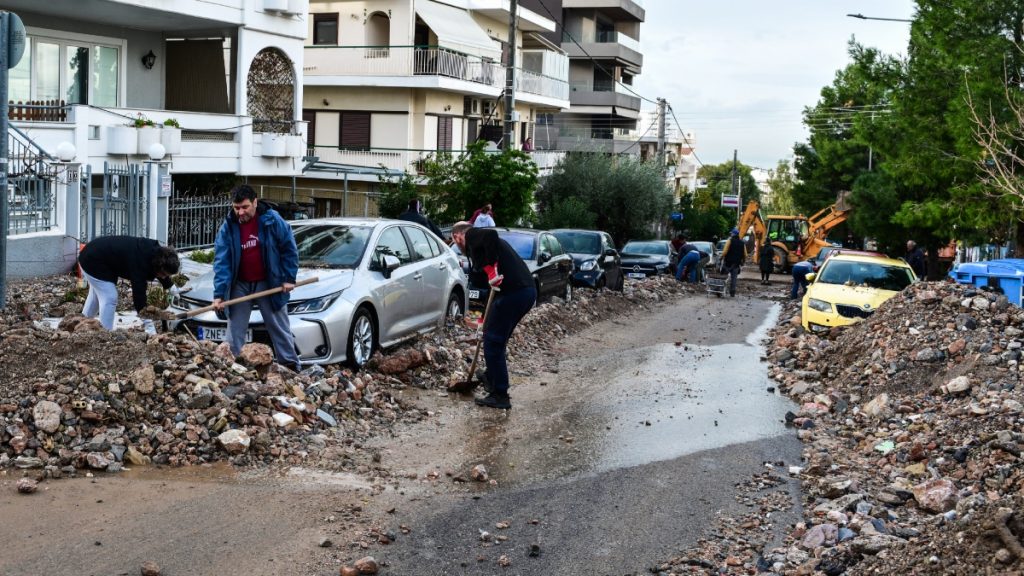 Γι’ αυτό “βούλιαξε” η Άνω Γλυφάδα – Η “συνταγή” της φονικής πλημμύρας και οι τρεις καθοριστικοί παράγοντες