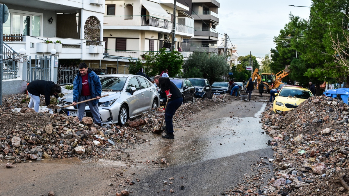 Γι’ αυτό “βούλιαξε” η Άνω Γλυφάδα – Η “συνταγή” της φονικής πλημμύρας και οι τρεις καθοριστικοί παράγοντες