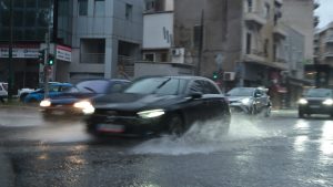 Καιρός σήμερα: Ισχυρές βροχές, καταιγίδες και κίνδυνος για πλημμύρες – “Red Code” σε 6 περιοχές