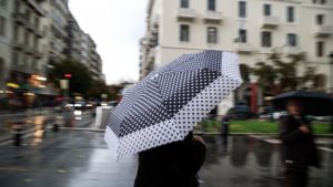 Καιρός σήμερα: Βροχές και καταιγίδες μέχρι το απόγευμα – Πού θα είναι έντονα τα φαινόμενα
