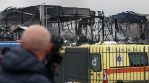 Η επόμενη μέρα μετά την τραγωδία στη “Βιολάντα”: Θρήνος και ερωτήματα για τη φονική έκρηξη – Πώς γλίτωσε μια άλλη εργαζόμενη