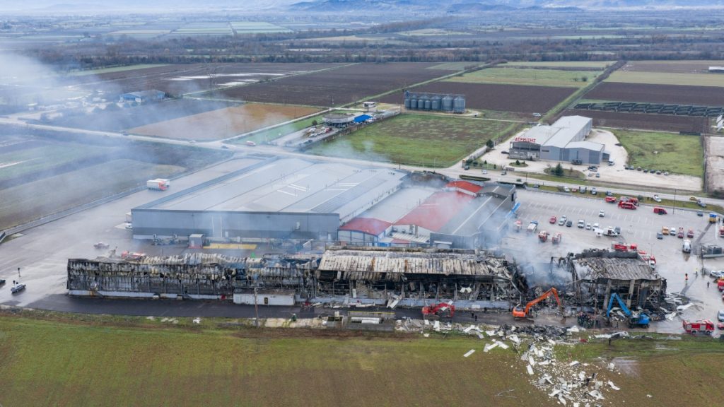 Βιολάντα: Λουκέτο στο εργοστάσιο που σημειώθηκε η φονική έκρηξη – Τι αναφέρει η απόφαση της Περιφέρειας Θεσσαλίας