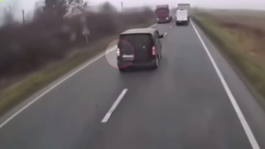 “Μπλόκαρε το τιμόνι κατά την προσπέραση” – Τι ισχυρίζεται επιζώντας για το πολύνεκρο τροχαίο με τους οπαδούς του ΠΑΟΚ