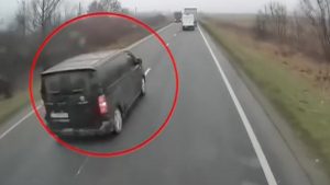 Lane Assistant: Το σύστημα που “κρατάει” τον οδηγό στη σωστή λωρίδα – Πώς λειτουργεί