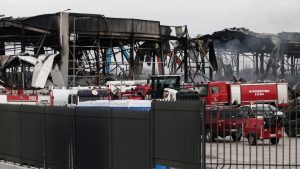 Έκρηξη στη “Βιολάντα”: Οι αντικρουόμενες μαρτυρίες για την οσμή αερίου στο εργοστάσιο και η φωτογραφία από το σημείο της διαρροής