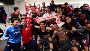 Ολυμπιακός: Το πανηγύρι στα αποδυτήρια μετά το διπλό στον Άγιαξ και οι πιθανοί αντίπαλοι στα play off του Champions League (βίντεο)