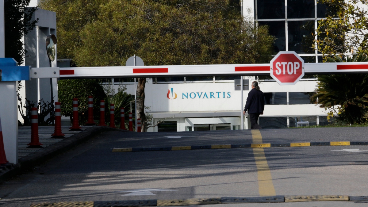 Μαραγγέλη στη δίκη για τη Novartis: “Με βράβευσαν ως αξιόπιστη οι αμερικανικές αρχές – Έβλεπα χρήματα να μπαίνουν σε φακέλους”