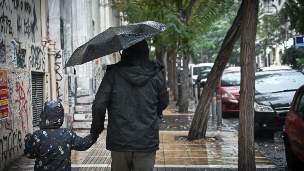 Καιρός σήμερα: Ισχυρές βροχές, καταιγίδες και θυελλώδεις άνεμοι – Ποιες περιοχές επηρεάζονται