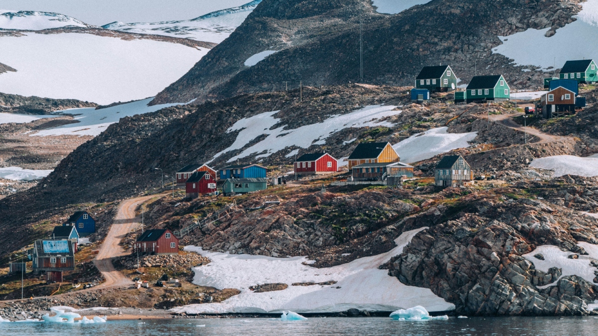 Politico: Ο Τραμπ θα μπορούσε να “αρπάξει” τη Γροιλανδία σε τέσσερα βήματα – Η στρατηγική που θυμίζει Πούτιν