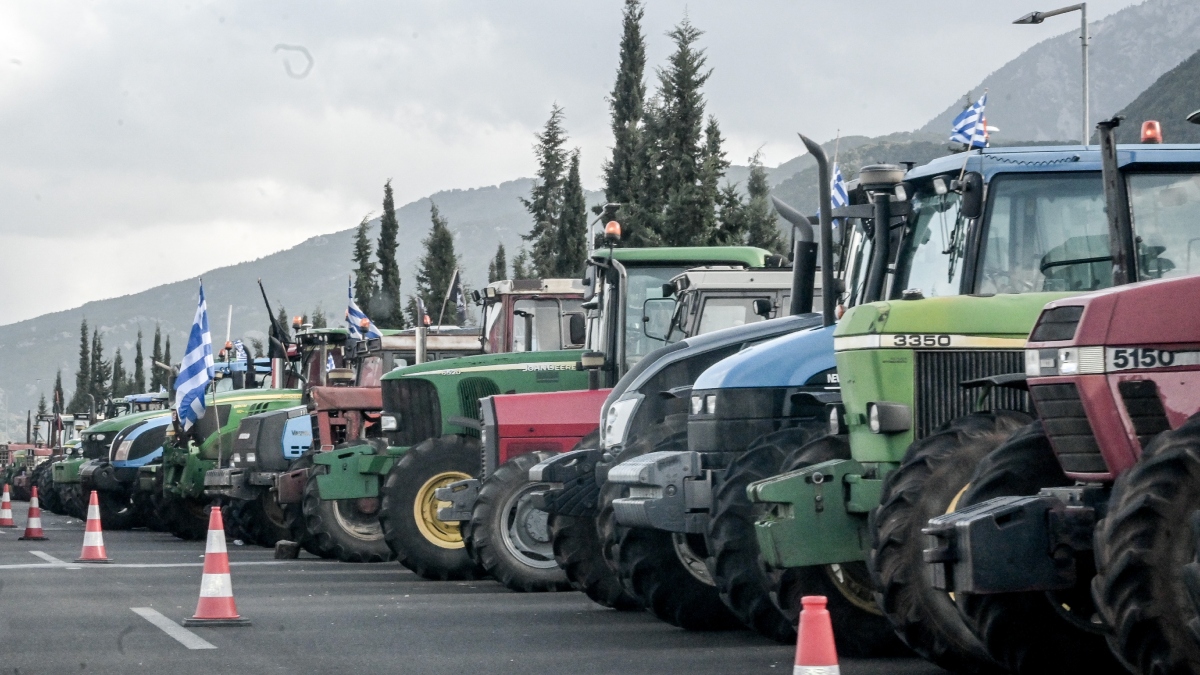 Στις 12 το μεσημέρι η εξειδίκευση των κυβερνητικών μέτρων για τους αγρότες – “Αν δεν υπάρξει λύση, διοικητικά μέτρα”
