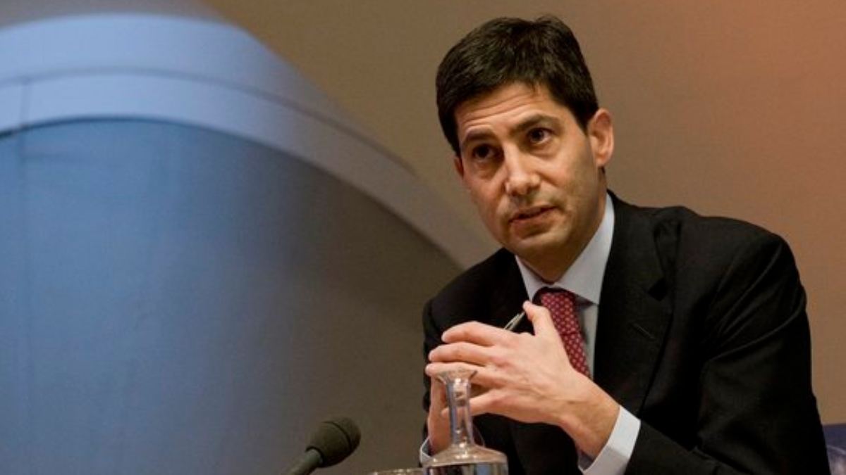 Ο Τραμπ ανακοινώνει σήμερα τον νέο πρόεδρο της Fed – Μεγάλο φαβορί ο Κέβιν Γουόρς