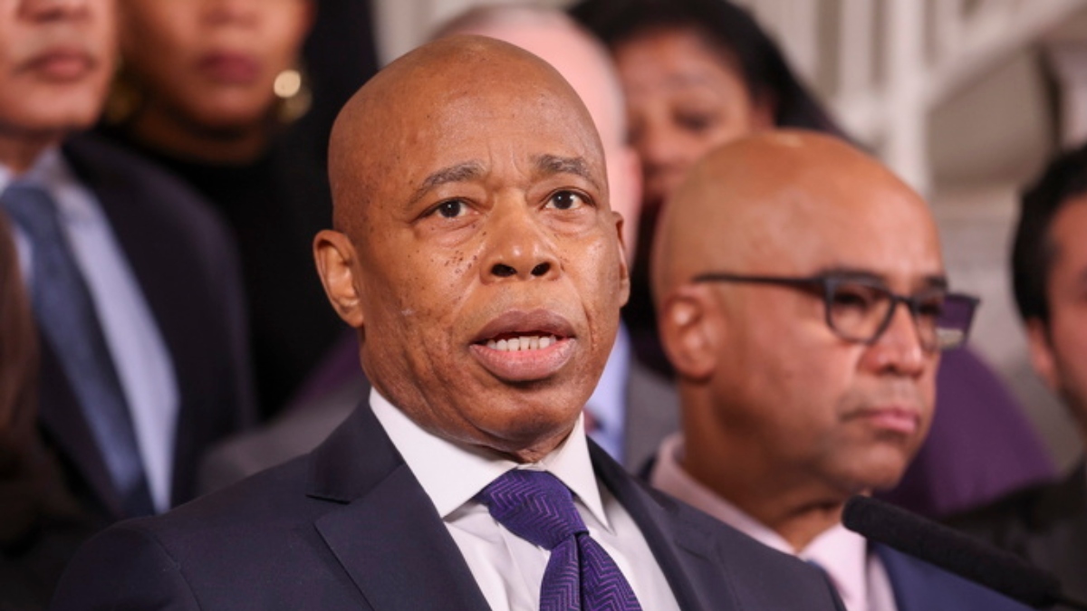 Ο πρώην δήμαρχος της Νέας Υόρκης έβρισε γυναίκα που τον ενοχλούσε στο αεροδρόμιο – “Άντε γα@@@σου”