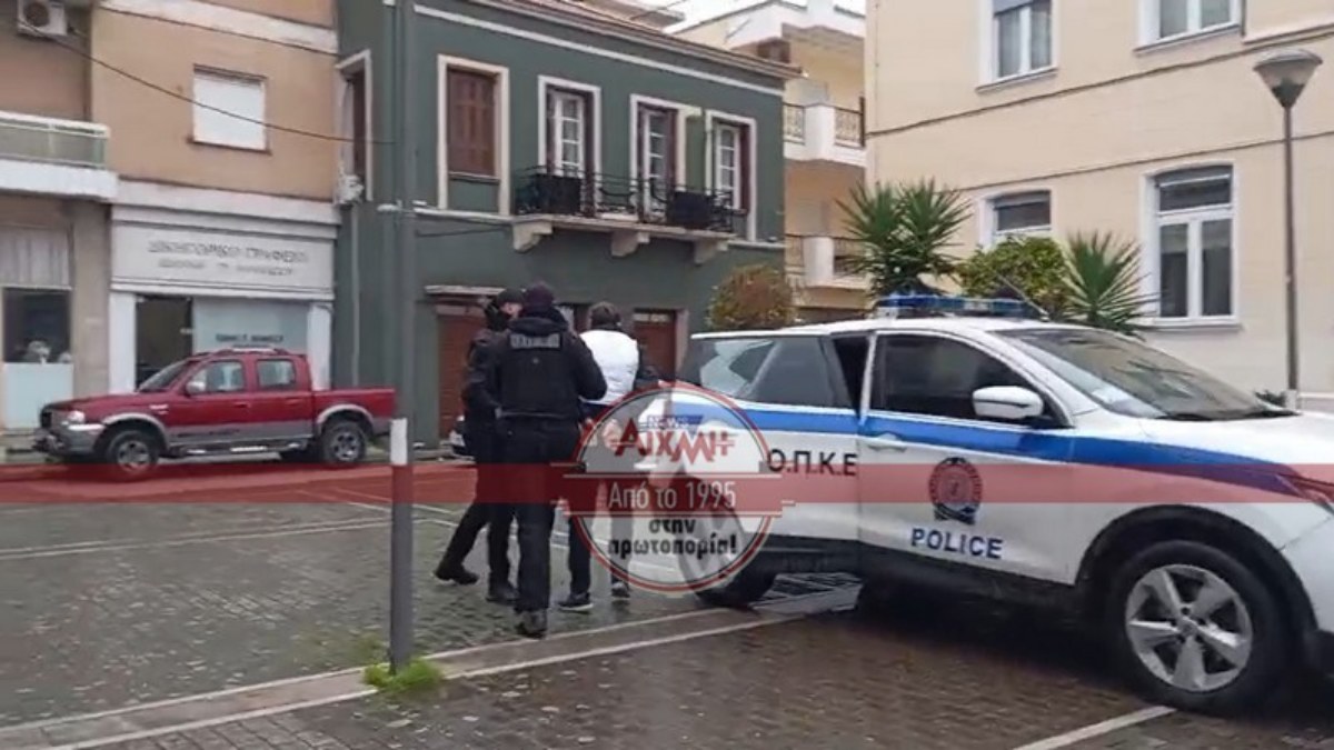 Αγρίνιο: Με αλεξίσφαιρο στα δικαστήρια ο 44χρονος που δολοφόνησε τον 50χρονο – Τι θα υποστηρίξει στην απολογία του (βίντεο)