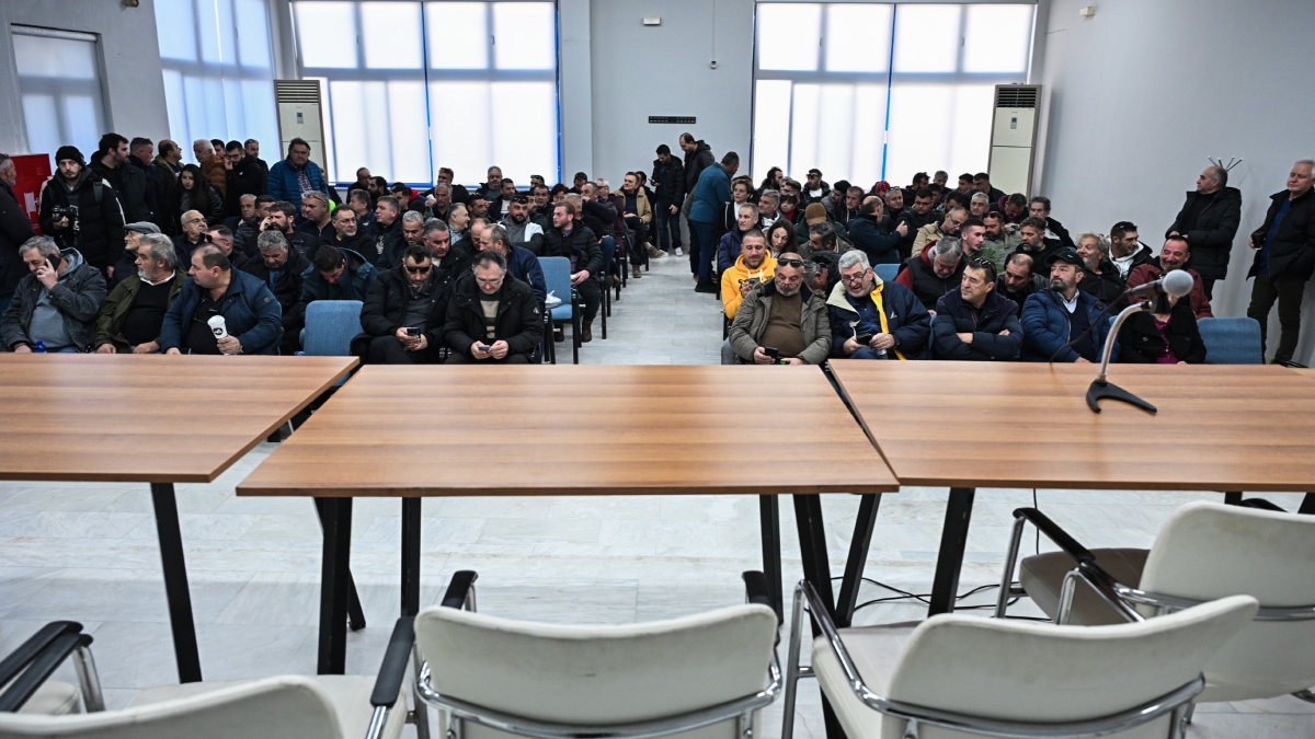 Σε εξέλιξη η πανελλαδική σύσκεψη των αγροτών στον Παλαμά Καρδίτσας – Ποιες προτάσεις εξετάζουν