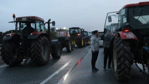 Αγροτικά μπλόκα: Στις 13:00 η σύσκεψη της Πανελλαδικής Επιτροπής στη Νίκαια – Ανοίγουν τα τελωνεία Νίκης και Εξοχής