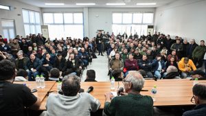 Για Παρασκευή ή Δευτέρα πάει η συνάντηση Μητσοτάκη με τους αγρότες των μπλόκων