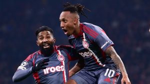 Άγιαξ – Ολυμπιακός 1-2: «Άλωσε» το Άμστερνταμ και πήρε «θρυλική» πρόκριση στα playoffs του Champions League