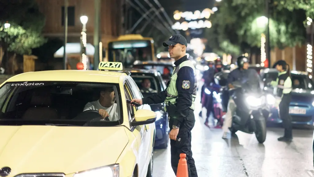 Νηφάλιοι οι οδηγοί στο ρεβεγιόν της Πρωτοχρονιάς – Μόλις 62 θετικά αλκοτέστ σε 6.129 ελέγχους