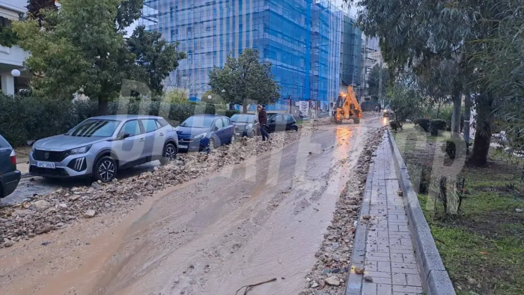 Άνω Γλυφάδα: Βομβαρδισμένο τοπίο η περιοχή μετά το καταστροφικό πέρασμα της κακοκαιρίας – Πρωτοφανείς εικόνες