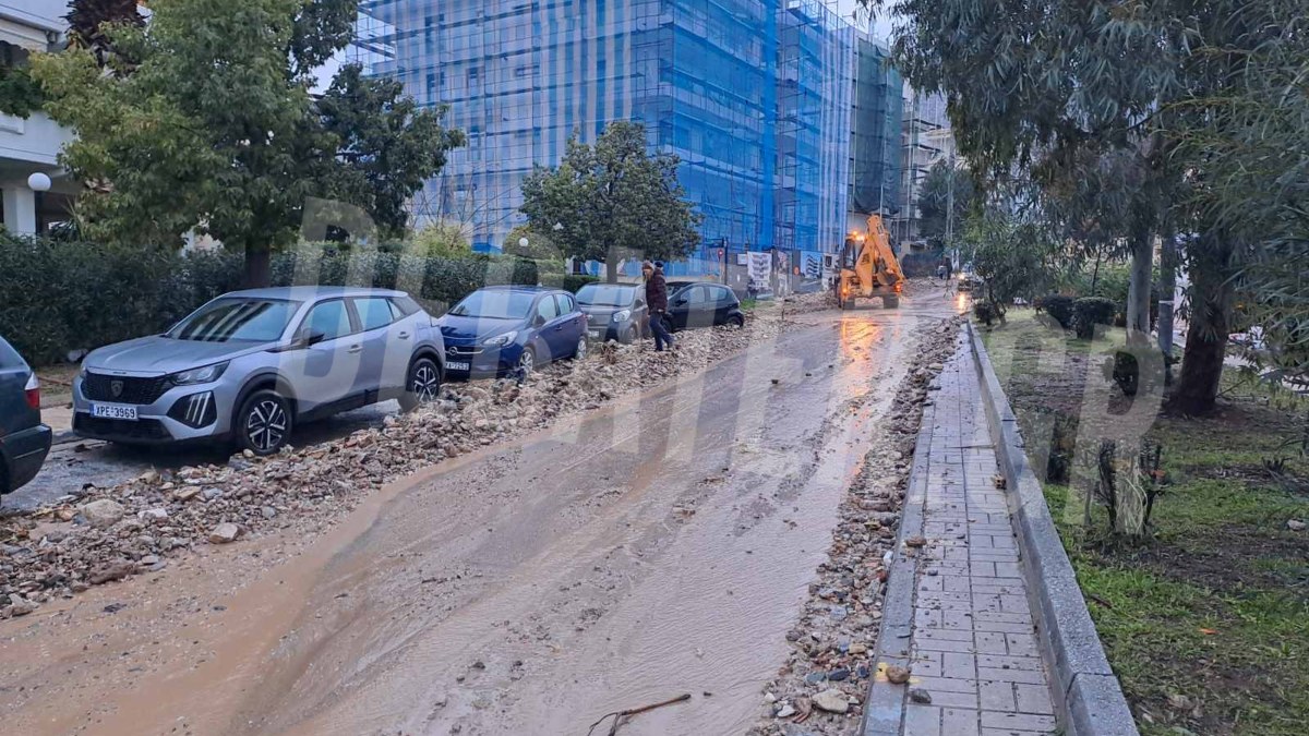 Άνω Γλυφάδα: Βομβαρδισμένο τοπίο η περιοχή μετά το καταστροφικό πέρασμα της κακοκαιρίας – Πρωτοφανείς εικόνες