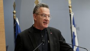 Αρβανίτης κατά Φαραντούρη: “Οι άνθρωποι δεν φαίνονται στους έρωτες, αλλά στα διαζύγια”