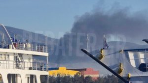 Ασπρόπυργος: Φωτιά στη Λάκκα Κάτσαρη – Ισχυρές δυνάμεις της πυροσβεστικής στο σημείο (εικόνα)