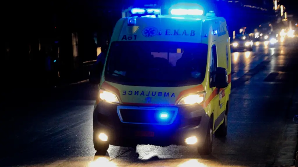 Χαλκίδα: Ανήλικος οδηγός παρέσυρε και τραυμάτισε πεζό που παρακολουθούσε το Καρναβάλι