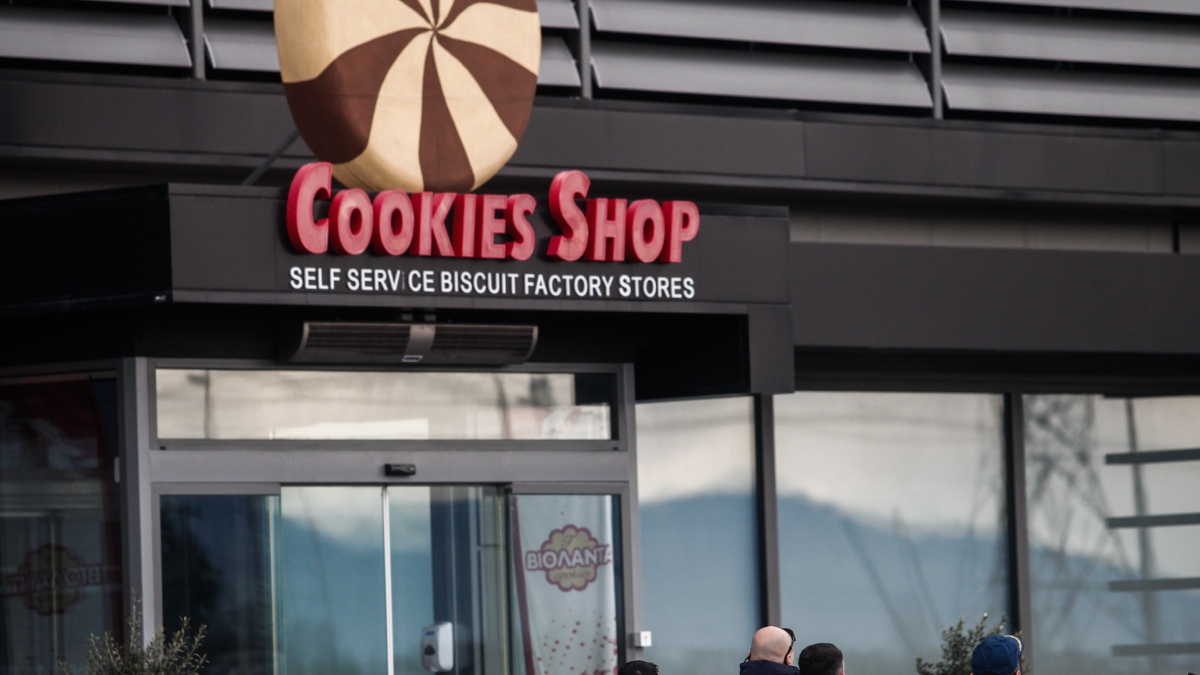 Τριήμερο πένθος στη Θεσσαλία για την τραγωδία στο εργοστάσιο “Βιολάντα” – Μεσίστιες οι σημαίες στα κτίρια της Περιφέρειας