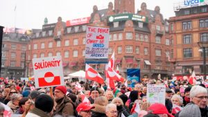 Δανία: Χιλιάδες διαδηλωτές στην Κοπεγχάγη κατά των σχεδίων του Ντόναλντ Τραμπ για τη Γροιλανδία (Εικόνες & Βίντεο)