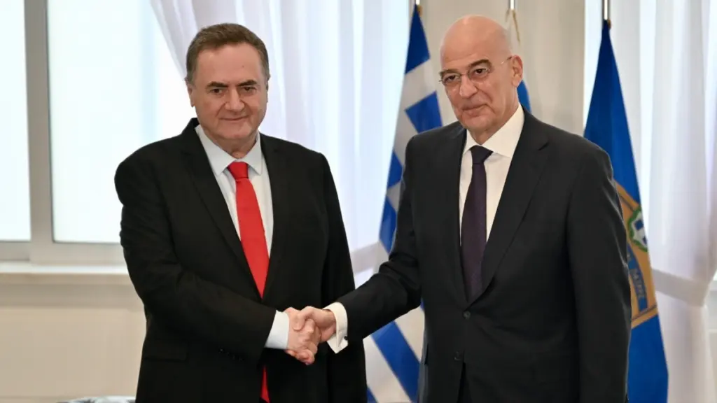 Δένδιας: “Θα δουλέψουμε μαζί με το Ισραήλ για την αντιμετώπιση drones” – Κατζ σε Τουρκία: “Δεν θα επιτρέψουμε την αποσταθεροποίηση” 