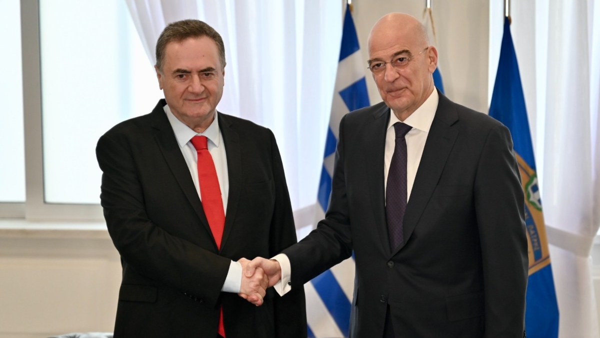 Δένδιας: “Θα δουλέψουμε μαζί με το Ισραήλ για την αντιμετώπιση drones” – Κατζ σε Τουρκία: “Δεν θα επιτρέψουμε την αποσταθεροποίηση” 