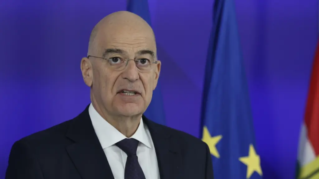 Δένδιας: «Η Ελλάδα είναι προστατευμένη» – Τι απάντησε στις αναφορές Κουτσούμπα για στόχευση της βάσης της Σούδας