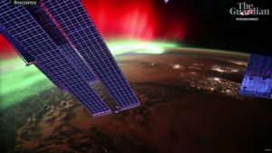 Κοσμοναύτης κατέγραψε το Βόρειο Σέλας από το διάστημα – «Ήταν σαν να πλέαμε μέσα στο φως» (Βίντεο)