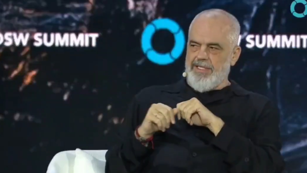 Έντι Ράμα: Λάβρος κατά των Ελλήνων για μία λάθος προσφώνηση – «Δεν είστε απόγονοι του Πλάτωνα, υποτιμάτε τους ανθρώπους» (Βίντεο)