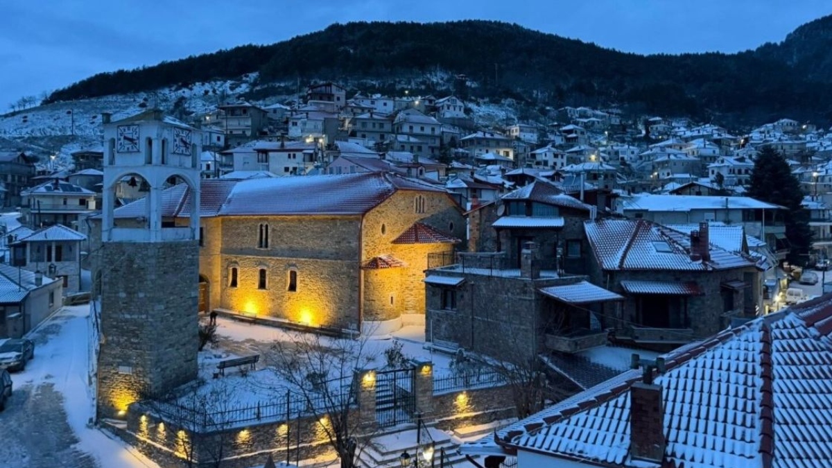 Σε λευκό κλοιό η χώρα – Χιόνια σε Θεσσαλία, Στερεά Ελλάδα, Πελοπόννησο, Ήπειρο (βίντεο+φωτογραφίες)