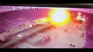 Μαύρη Θάλασσα: Η στιγμή που drone πλήττει το ελληνικών συμφερόντων τάνκερ Delta Harmony (Βίντεο)