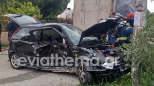 Εύβοια: Σφοδρή σύγκρουση δύο Ι.Χ. στο Αλιβέρι – Εγκλωβίστηκε γυναίκα