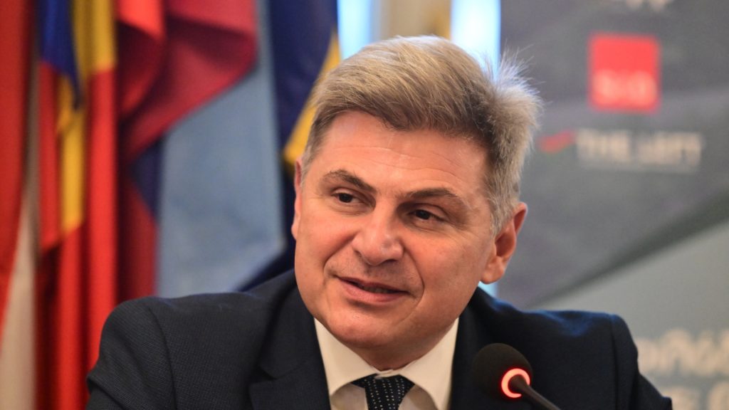 Φαραντούρης για κόμμα Καρυστιανού: “Δεν προεξοφλώ τη συμμετοχή μου πουθενά – Σκοπεύω να εξαντλήσω τη θητεία μου στην Ευρωβουλή”