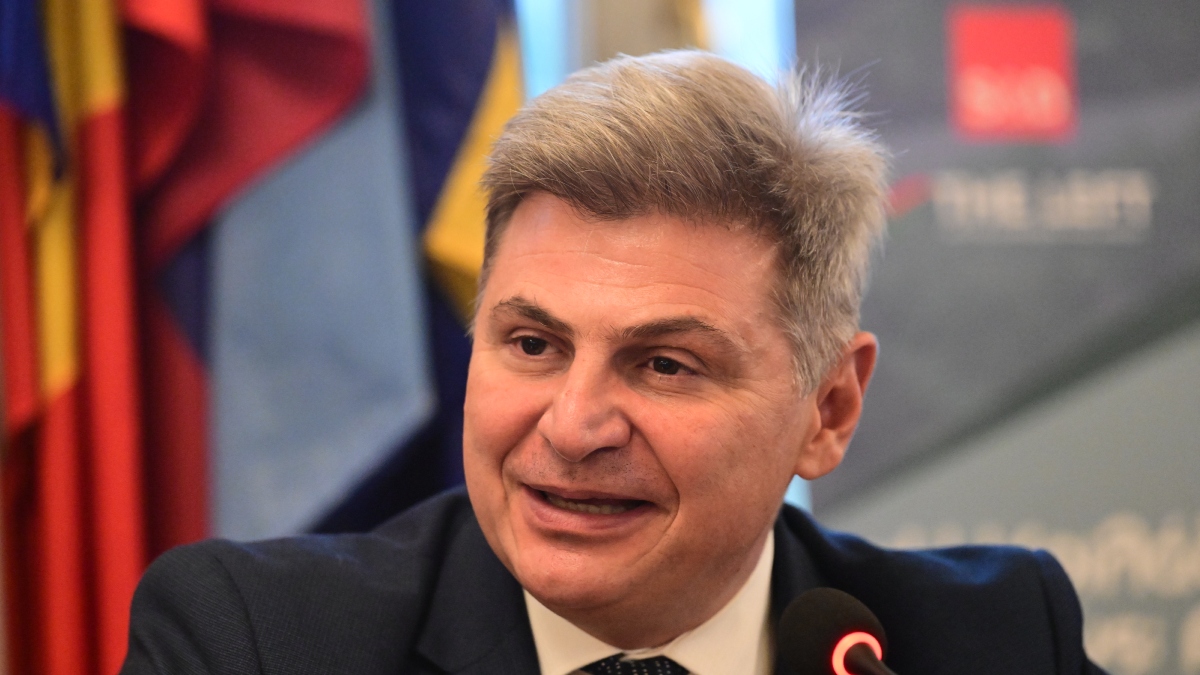 Αναβρασμός στον ΣΥΡΙΖΑ μετά τις δηλώσεις Φαραντούρη για το κόμμα Καρυστιανού – Εξηγήσεις ζήτησε ο Φάμελλος