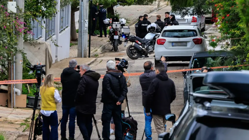 Γλυφάδα: Ποινική δίωξη για ανθρωποκτονία από πρόθεση στον 46χρονο πατροκτόνο
