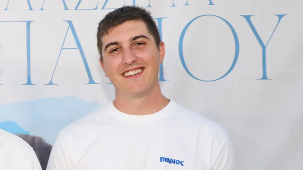 Good Job Nicky: Δημοσίευσε φωτογραφία από την παιδική του ηλικία με τον Γιάννη Πάριο (pics)
