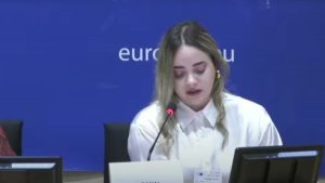 Συγκλονίζει η ομιλία της κόρης της 40χρονης που δολοφονήθηκε από το πρώην σύζυγο της στο Μενίδι: “Δεν ήξερε ότι ήταν η τελευταία της μέρα πριν κοιμηθεί”