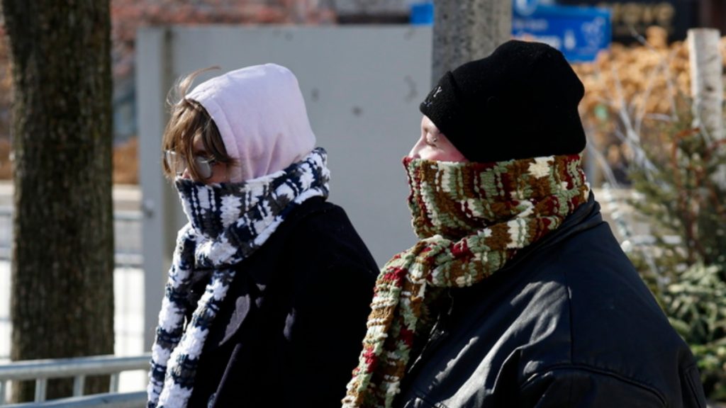 ΗΠΑ: Χιλιάδες πτήσεις ακυρώθηκαν ενόψει του σφοδρού κύματος κακοκαιρίας – Χωρίς ηλεκτρικό ρεύμα 130.000 σπίτια