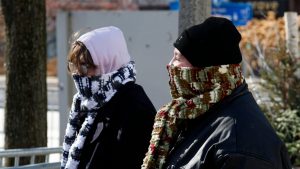 ΗΠΑ: Χιλιάδες πτήσεις ακυρώθηκαν ενόψει του σφοδρού κύματος κακοκαιρίας – Χωρίς ηλεκτρικό ρεύμα 130.000 σπίτια